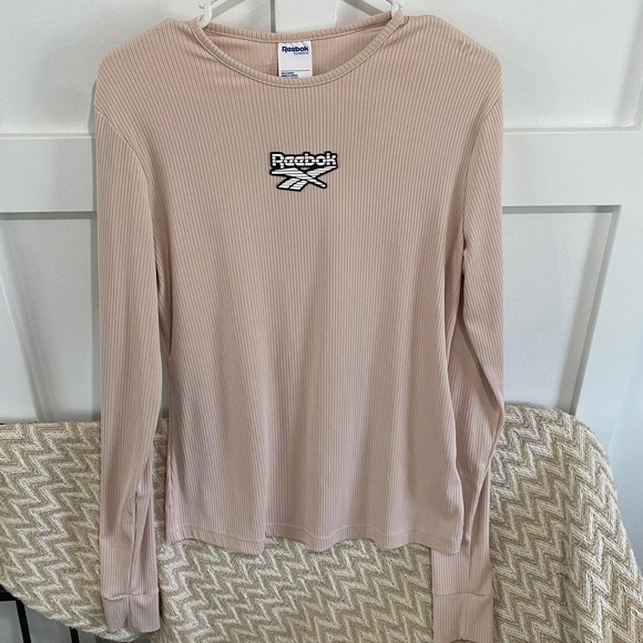 Reebok Tops - Reebok Classic Ribbed Long Sleeve Logo Shirt